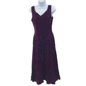 Alfred Angelo Vintage Sleeveless Purple Large/Medium velvet dress Fit Flare Zip